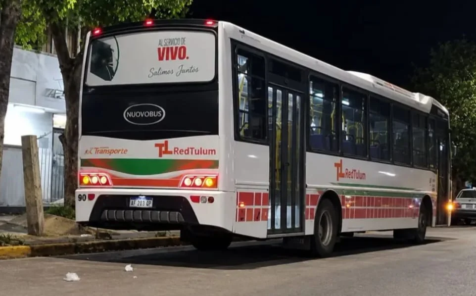 Denunció que un hombre intentó tocarla en el colectivo y el chofer la llevó a la comisaría
