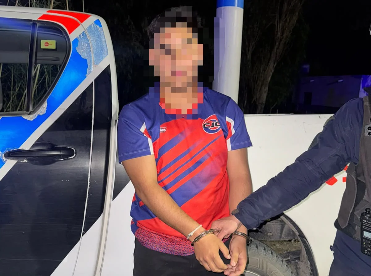 Un sujeto detenido por ignorar cortes por un siniestro vial y embestir controles policiales
