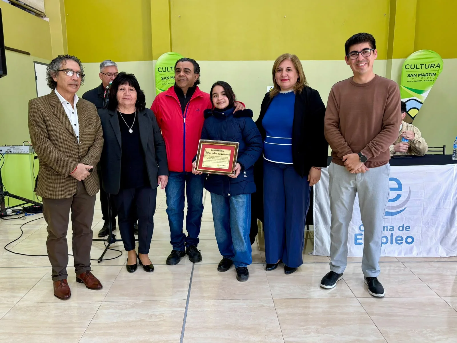 Sofía recibió un reconocimiento por su trayectoria como lectora y su obra “Mi historia entre libros”