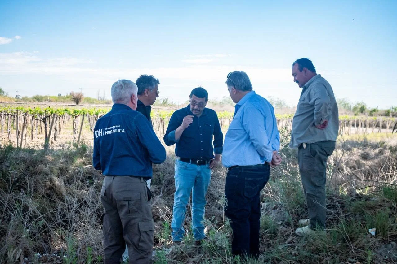 25 de mayo: En conjunto con hidráulica, planificaron cómo guiar agua ante una lluvia intensa