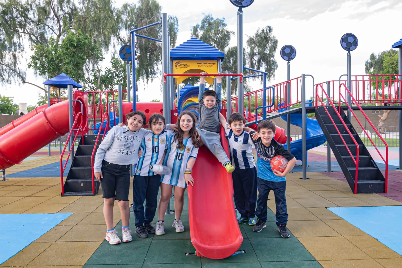 Santa Lucía inauguró la renovada plaza del Barrio Santa Lucía