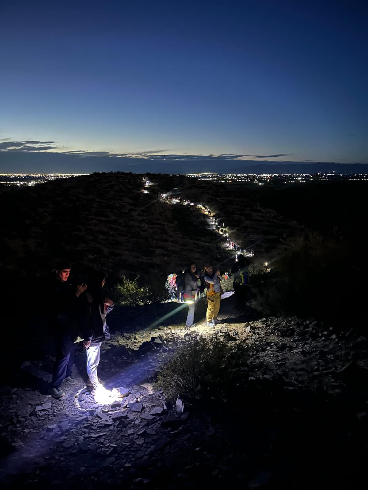 Más de 130 personas participaron de una caminata nocturna en San Martín